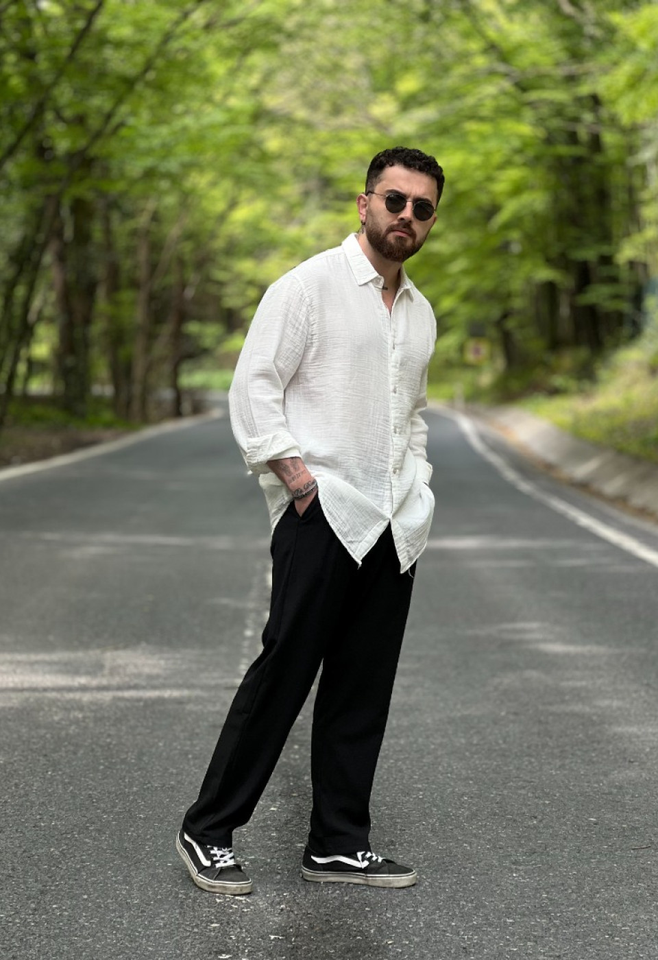 Yarım Oversize Beyaz Müslin Kumaş Gömlek Yarım Oversize Beyaz Müslin Kumaş Gömlek